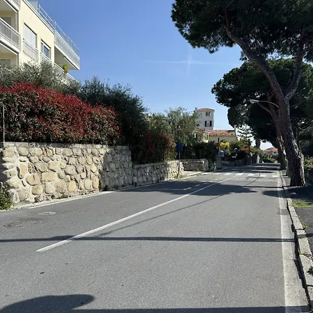 아파트 Sun & Sea Homes By Wonderful Italy 산레모